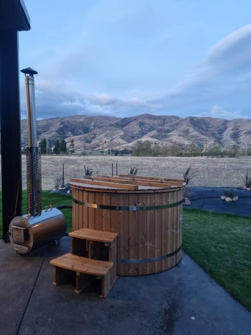 Relax In Rural Wanaka Villa Queensberry Bagian luar foto