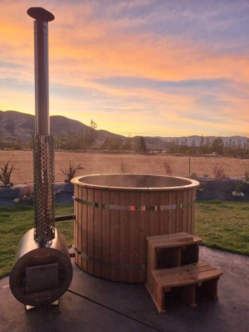 Relax In Rural Wanaka Villa Queensberry Bagian luar foto